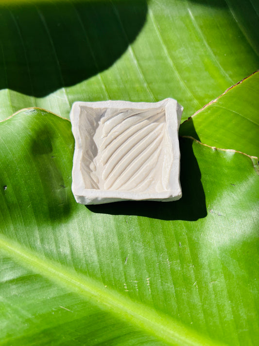 white palm trinket dish with sides